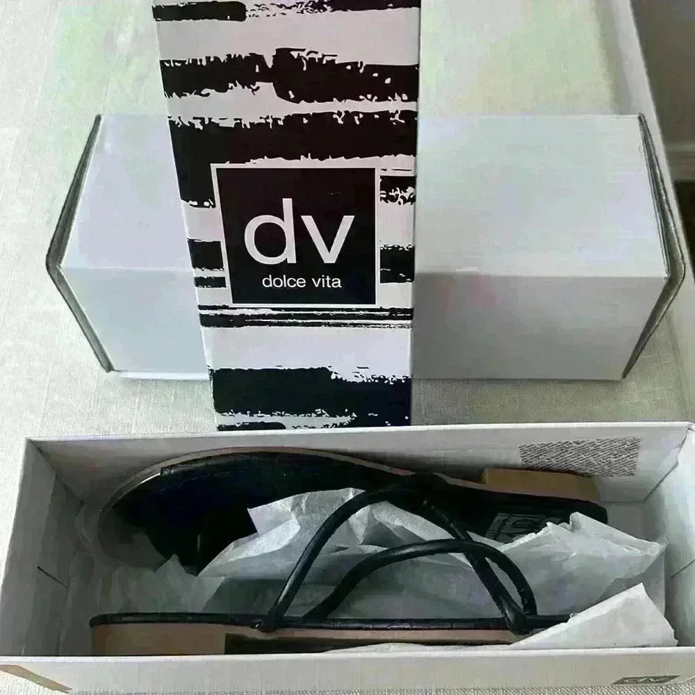 New with Box-Dolce Vita Penni Toe Loop Flip Flops -Size 6 - Picture 4 of 4